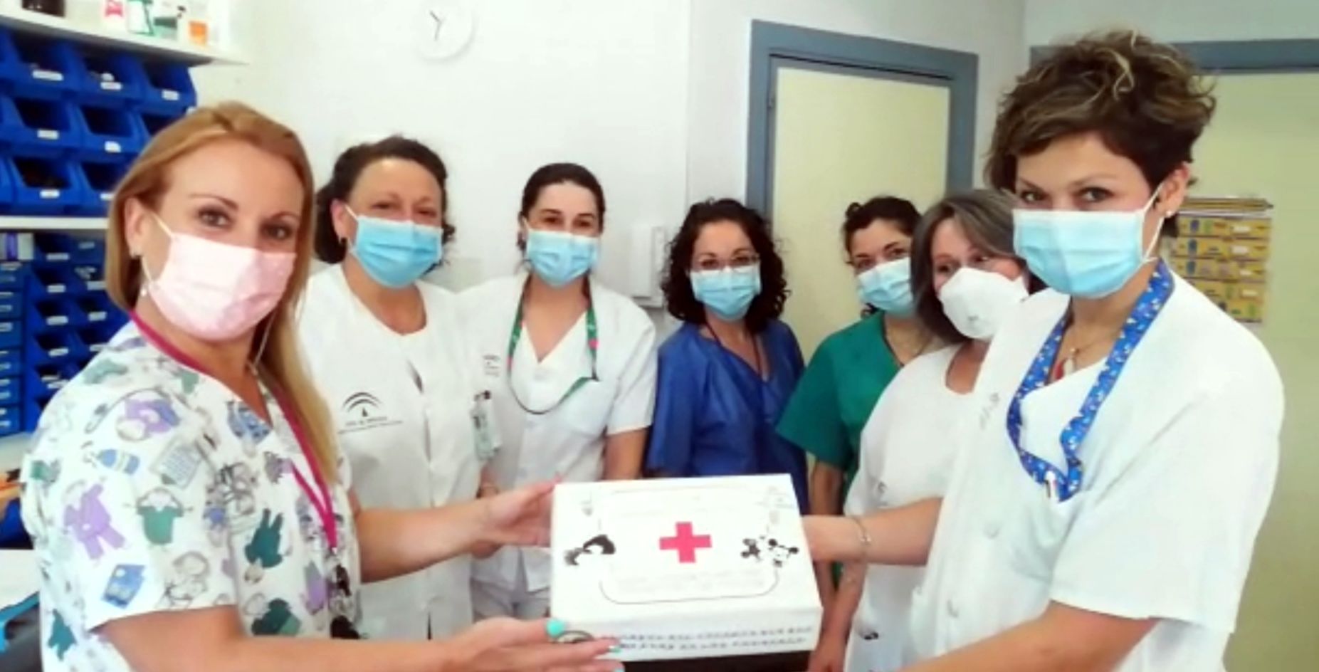 Los pacientes del Hospital de Valme reciben un Kit de Energía para su pronta recuperación