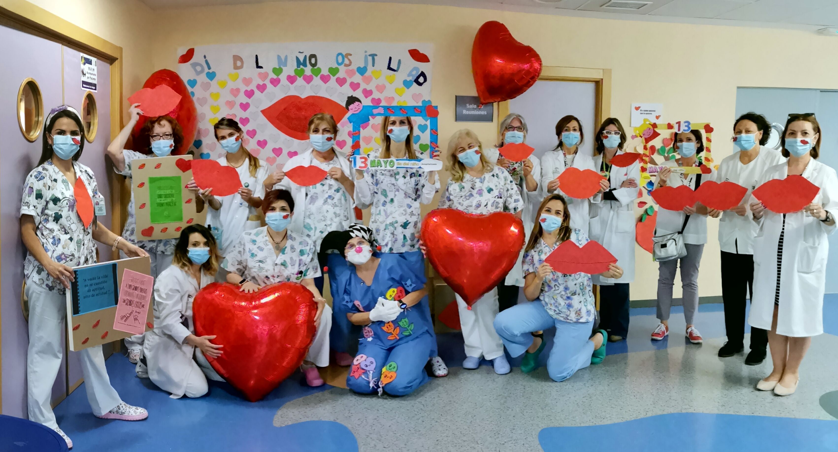 El Hospital de Valme recoge un mar de besos redondos en el Día Nacional del Niño Hospitalizado 