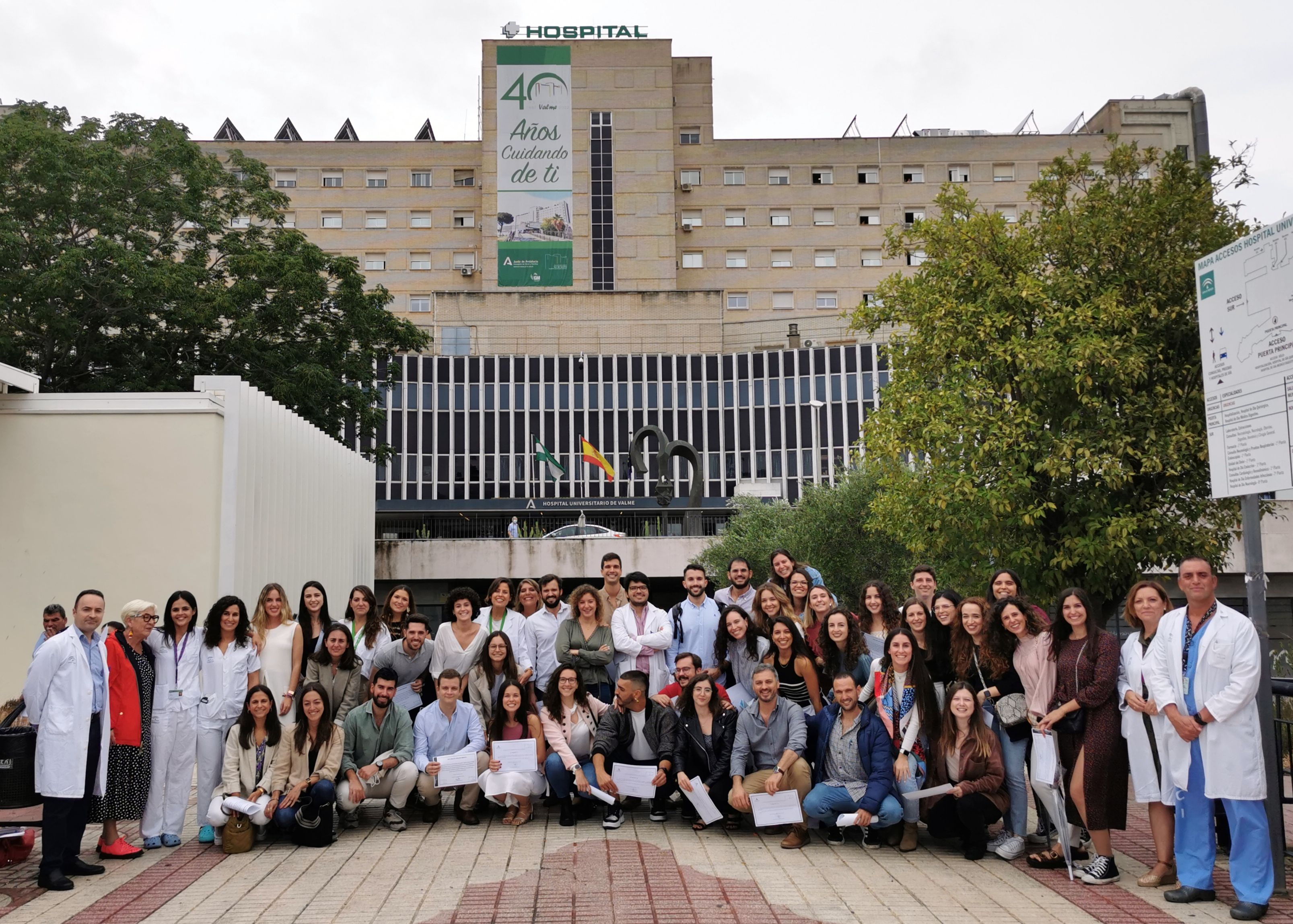 El Hospital de Valme entrega el Premio al Mejor Residente 2023 en el acto de despedida de 48 nuevos especialistas El Hospital de Valme entrega el Premio al Mejor Residente 2023 en el acto de despedida de 48 nuevos especialistas