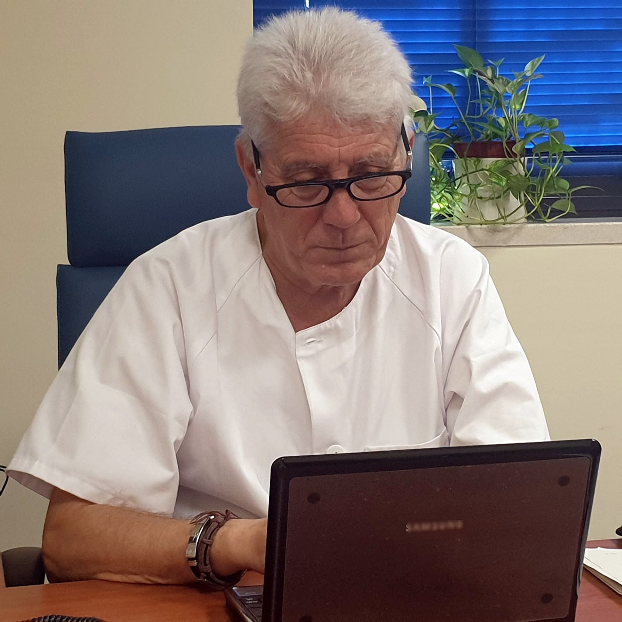 trabajador social con GRUSE.JPG